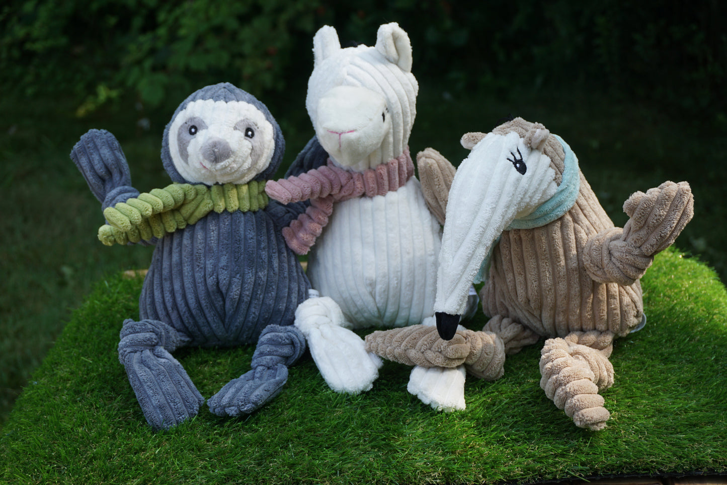 Nibblet Anteater Knottie® Plush Dog Toy – Large