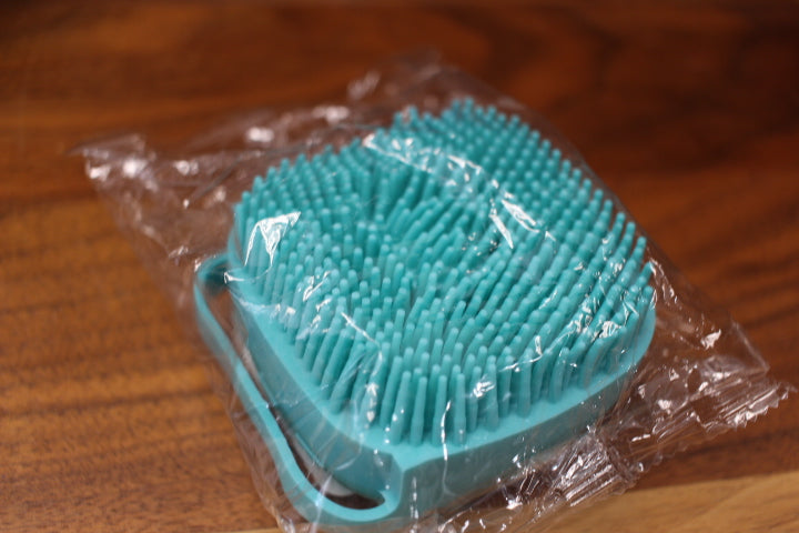 Dog Shampoo Brush in Blue – Almosta Bee Farm